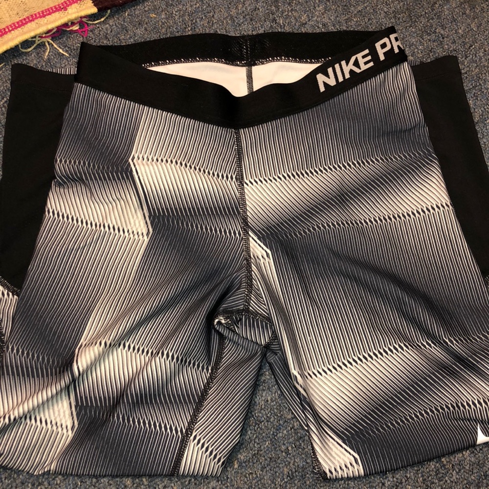 Nike pro leggings dri fit